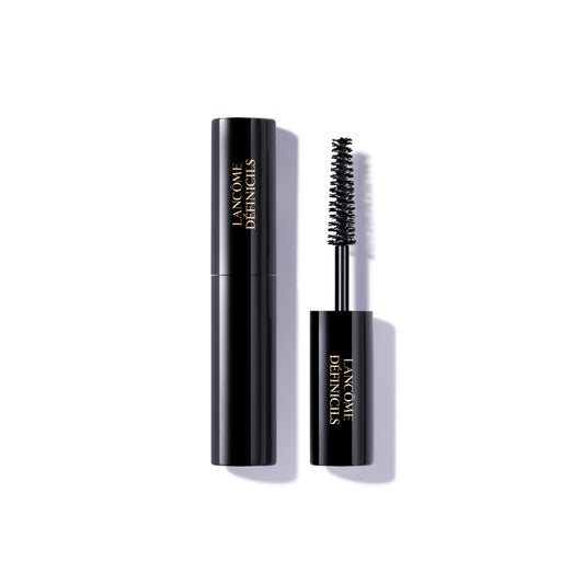Lancôme Définicils mascara brush for precise lash separation and natural definition.