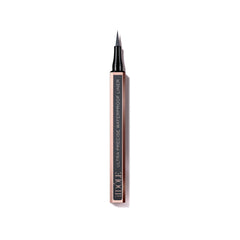 Lancôme Idôle Liner ultra-precise tip for smooth lash-line control.