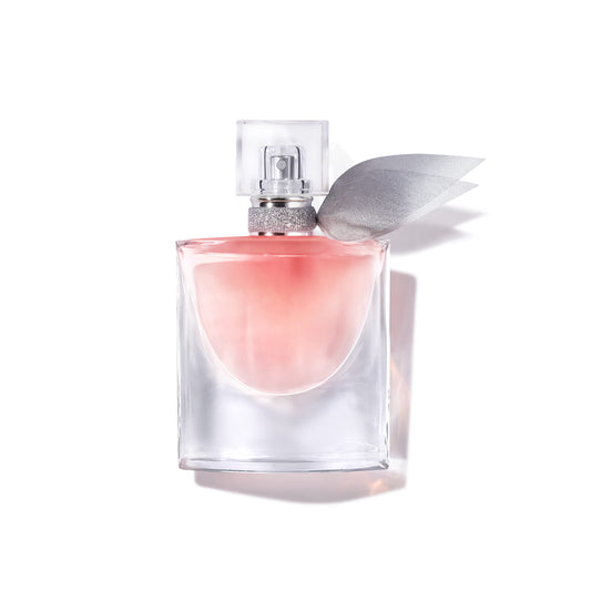 Lancôme La Vie Est Belle bottle closeup iris note for a luxurious scent