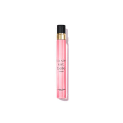 Lancôme La Vie Est Belle L'Elixir bottle front exudes elegant, lasting fragrance presence.