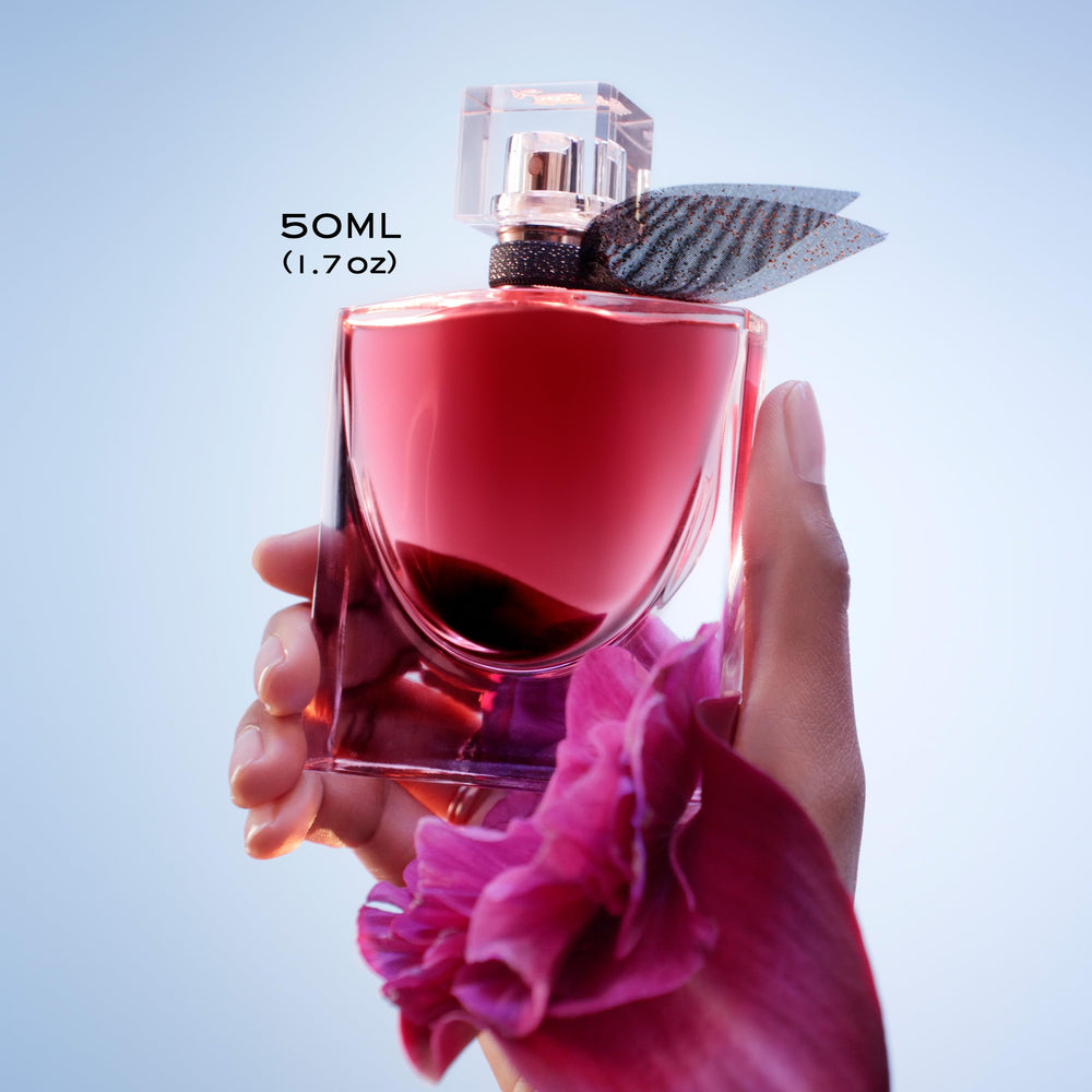 Lancôme La Vie Est Belle L'Elixir packaging suggests a premium, gift-ready experience.