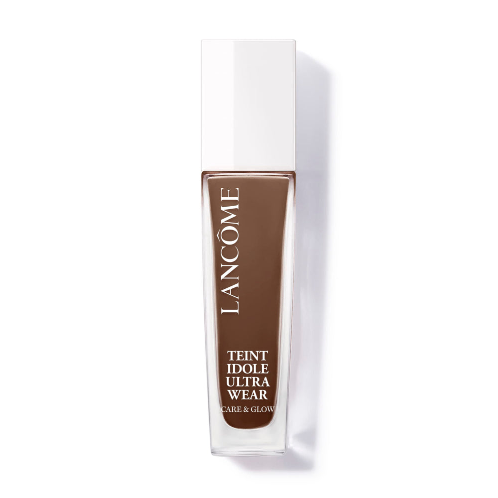 Lancôme Teint Idole Ultra Wear bottle with pump for easy, long-lasting application.
