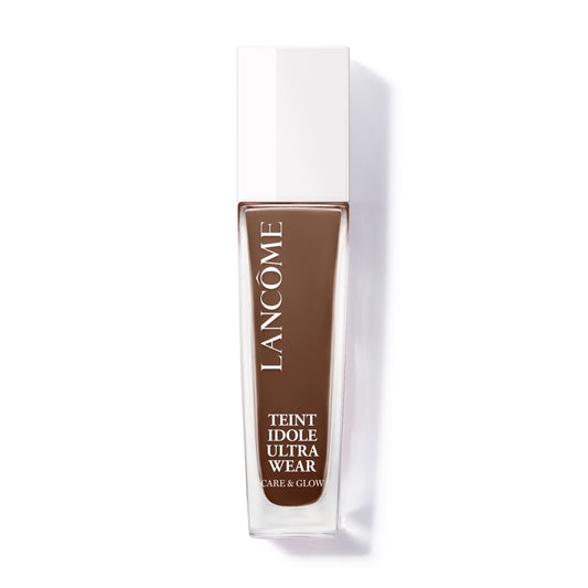 Lancôme Teint Idole Ultra Wear bottle with pump for easy, long-lasting application.
