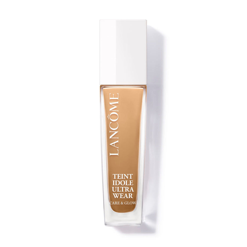 Lancôme Teint Idole Ultra Wear bottle close-up showing radiant hydration for glowing skin