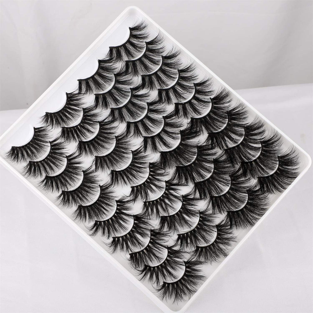 Lanflower 25mm lashes, style D close-up with bold flair