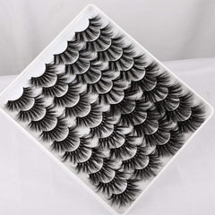 Lanflower 25mm lashes, style D close-up with bold flair