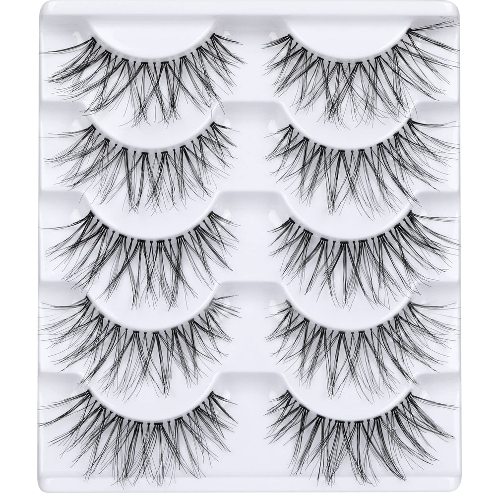 LANFLOWER Glamour false eyelashes close-up for dramatic evening looks.