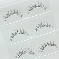 LASGOOS clear-band lashes close-up show natural volume and comfort.