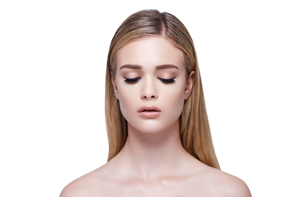 Visionary Lash 001 application tips aid quick, seamless lash line.