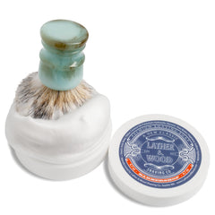 Lather & Wood Barbershop scent close-up releasing crisp notes.