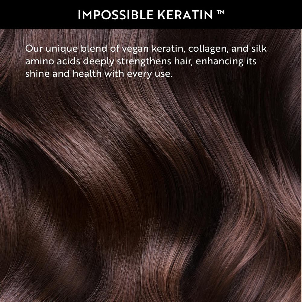 LATINUS Lu velvety hair closeup highlighting shine and healthy-looking waves