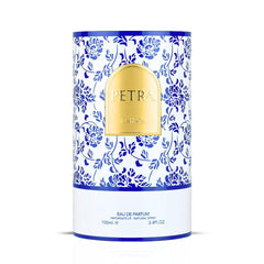 Petra heart notes tuberose and coconut convey creamy tropical softness.