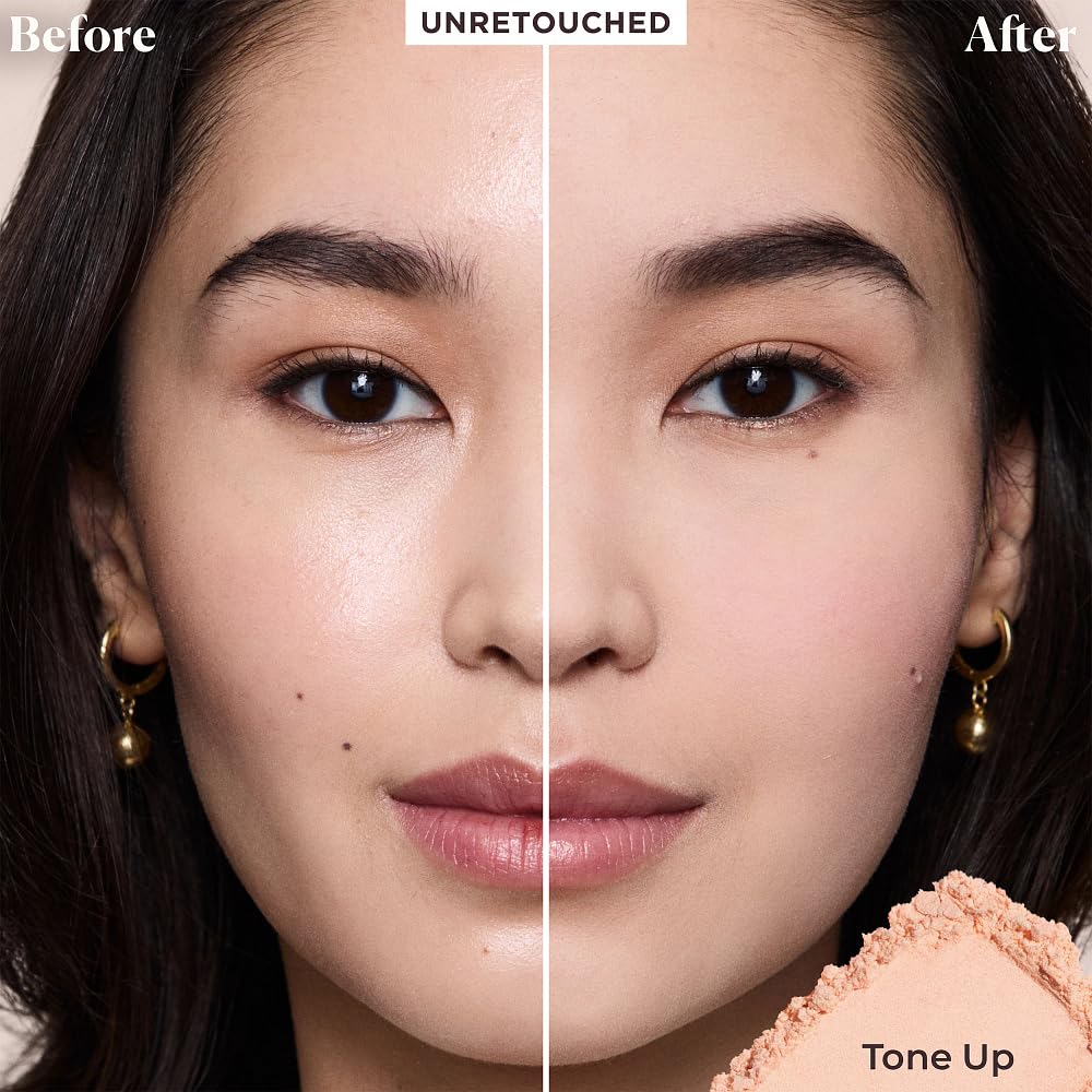Laura Mercier translucent loose setting powder blur minimizes texture for a silky-soft complexion.