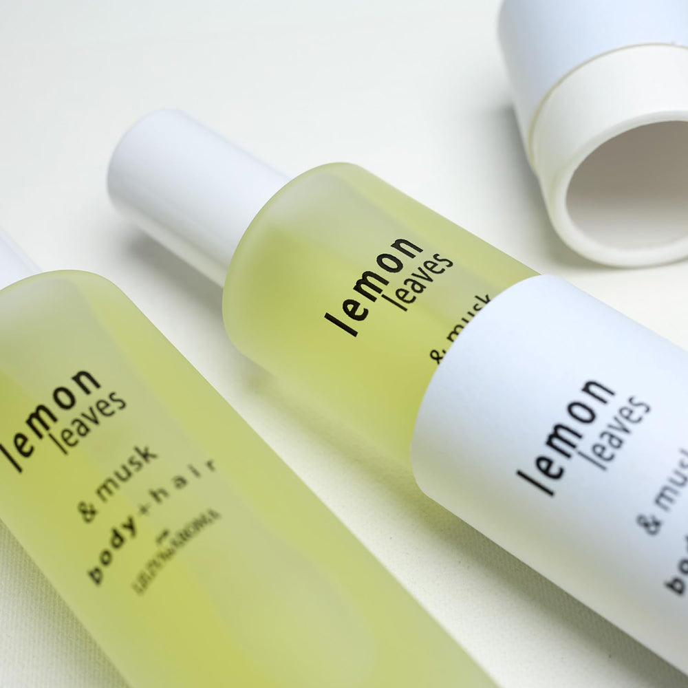Liliya's Aroma Lemon Leaves spray nozzle releasing crisp citrus fragrance