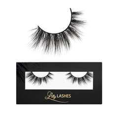 Lilly Lashes Miami Flare 3D Mink Lashes close-up for voluminous cat-eye effect.