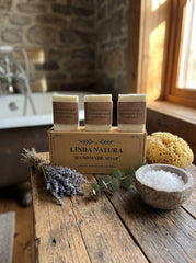 LINDA NATURA Goat Milk Soap Set packaging, eco-friendly kraft box highlighting sustainability.