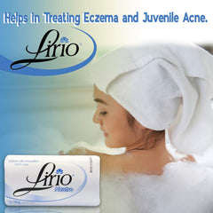 Lirio Neutro Bar Soap moisturizing glycerine in action.