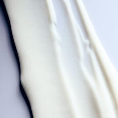 Living Proof Moisture Rescue Mask in-shower application demonstrates quick hydration for dull hair.