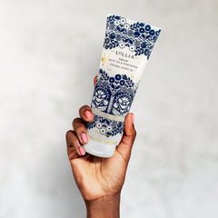 Close-up of shea, aloe, and mango ingredients in Dream Shower Gel formula