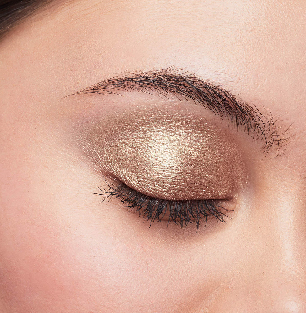 Close-up of Amber Sparkle shimmer on eyelid with fine detail