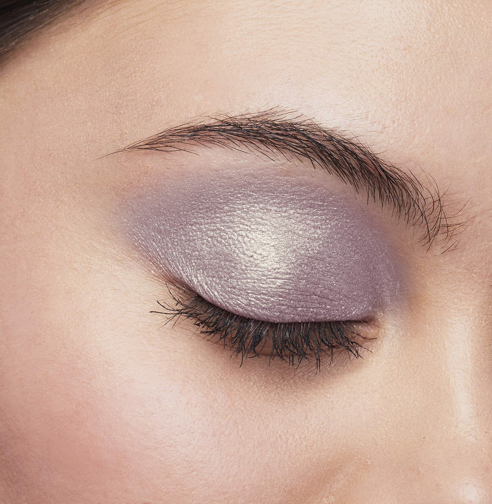 L'Oreal Paris Brilliant Eyes buildable shimmer for layered looks