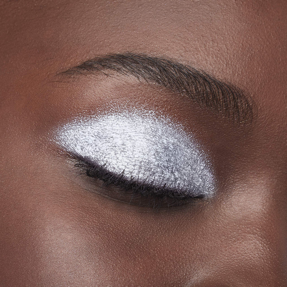 Day-to-night shimmer with Brilliant Eyes suitable for quick transitions