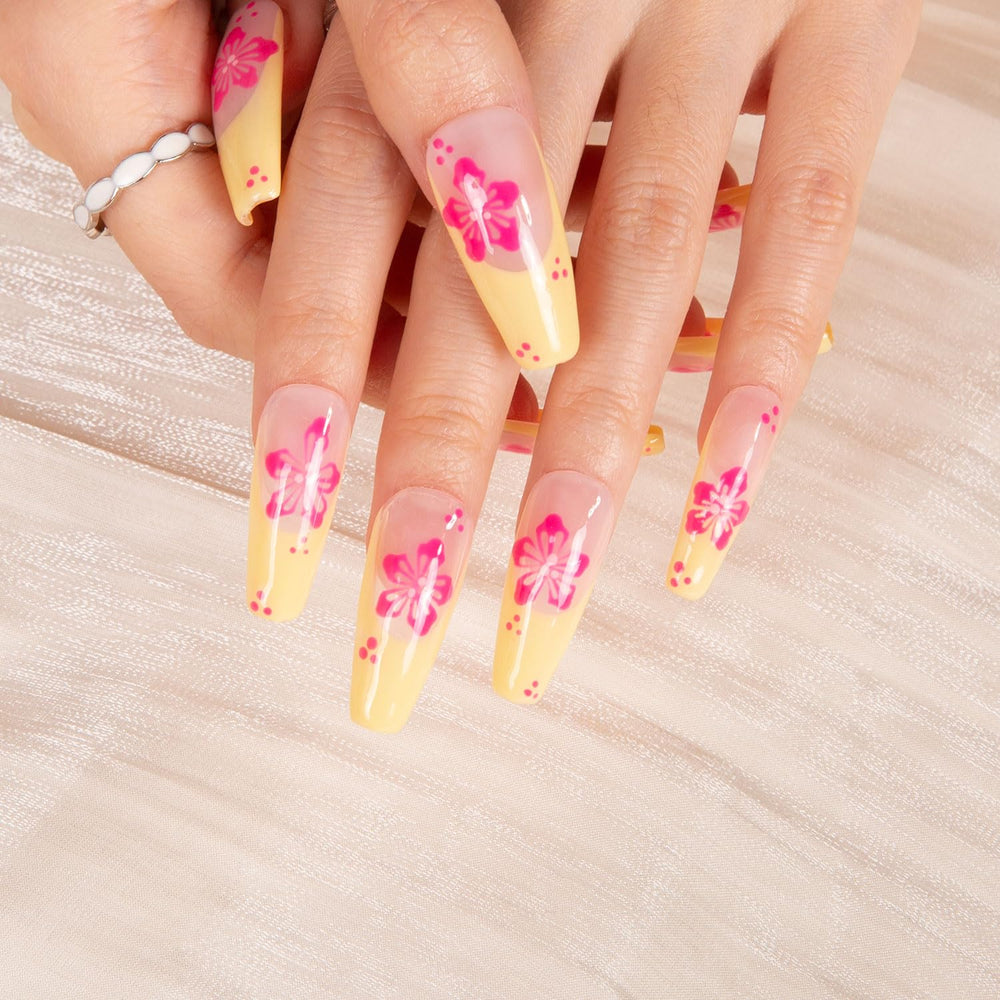 LOVFUL handmade nails with reusable design for sustainable beauty.