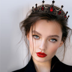 Detailed close-up of craftsmanship on Lurrose Baroque tiara