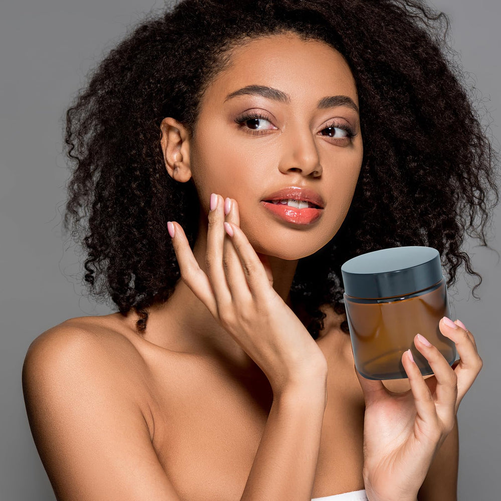 Lustervial Black Label reusable glass containers offer an eco-friendly alternative to plastic.