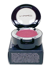 MAC Dazzleshadow Extreme Celebutante applied on lid for long-lasting shimmer and color payoff.