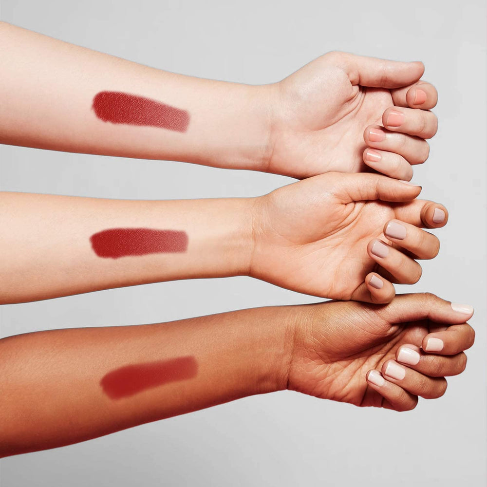 MAC Lipstick No. 138 Chili Matte vanilla aroma adds sensory allure.