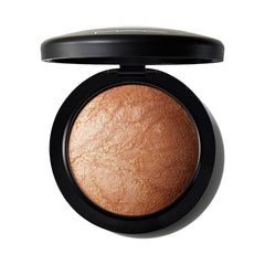 MAC Mineralize Skinfinish Global Glow swirl on skin for radiant luminosity