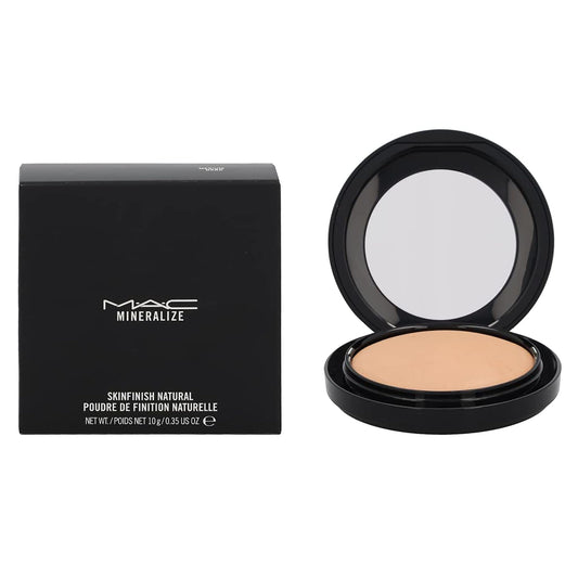 MAC Mineralize Skinfinish Natural in medium dark – domed powder for a natural radiant finish.