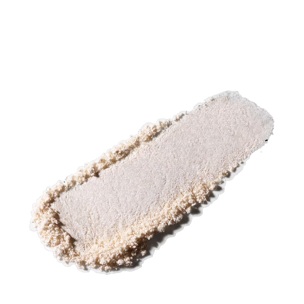 MAC Pigment Vanilla swatch reveals rich, buildable pigment for day to night looks.