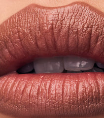 Make Beauty Continuum Lip Liner Elemental blending brush in use for soft, blended edges.