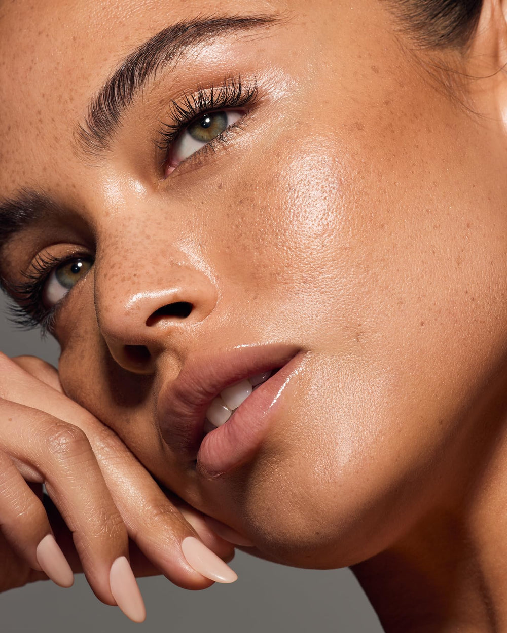 Solar shade swatch on medium warm skin tone for natural contour