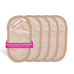 Long-fiber exfoliate side ready to polish the skin after cleansing.