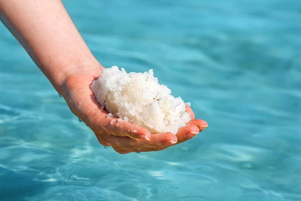 Marco Esra Dead Sea Salt crystals close-up shows mineral texture and benefits.