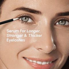 MAREE eyelash serum brush enables precise application along the lash line.