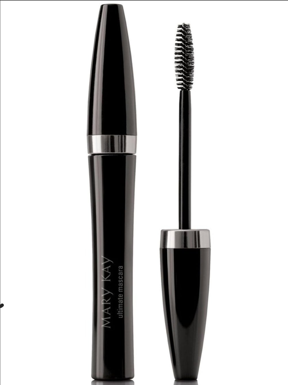 Mary Kay Ultimate Mascara Black lash-definition enhances dramatic definition for daily wear.