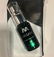 MASAMI Mekabu Hydrating Shine Serum hands applying for quick touch-ups.