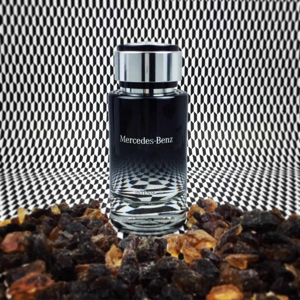Mercedes-Benz Intense spray nozzle ensures even, controlled application.