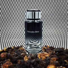 Mercedes-Benz Intense spray nozzle ensures even, controlled application.