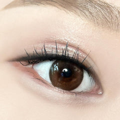 Merrymonde Better Twim Glitter Pen Eyeliner delivers long-lasting, smudge-proof color through busy days.