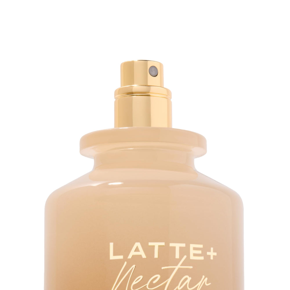 Top notes close-up featuring Clementine and Nectarine for fresh energy.