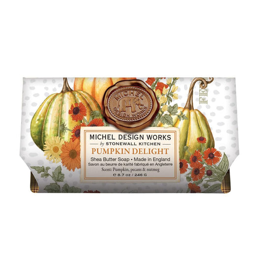 Michel Design Works Pumpkin Delight bath soap bar with pumpkin spice scent for a soothing bath.