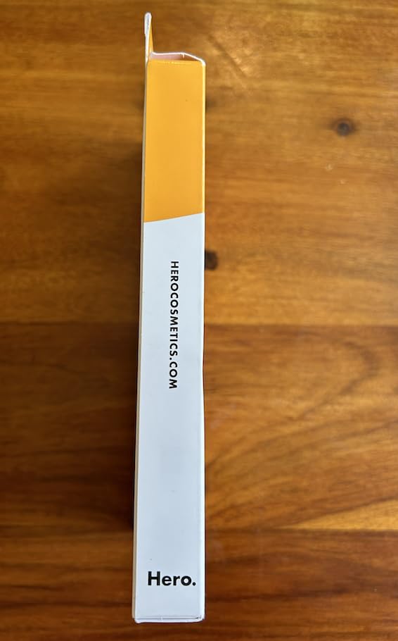 Mighty Patch Forehead XL image highlights oil absorption reducing forehead shine.