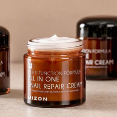 MIZON Snail mucin detail close-up focusing on elasticity support