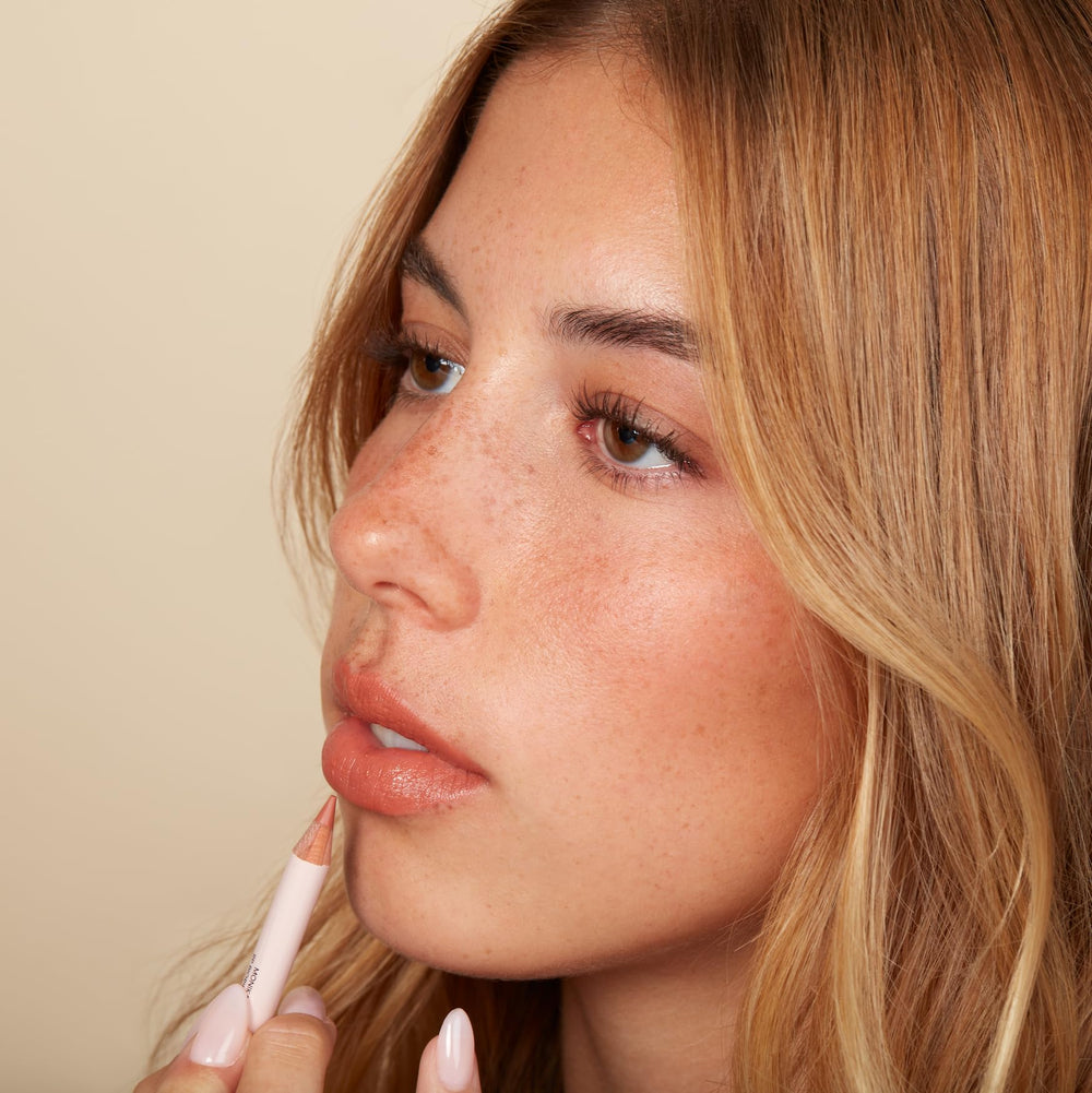 Monika Blunder Beauty Hot Line Lip Liner Davy packaging and tube details