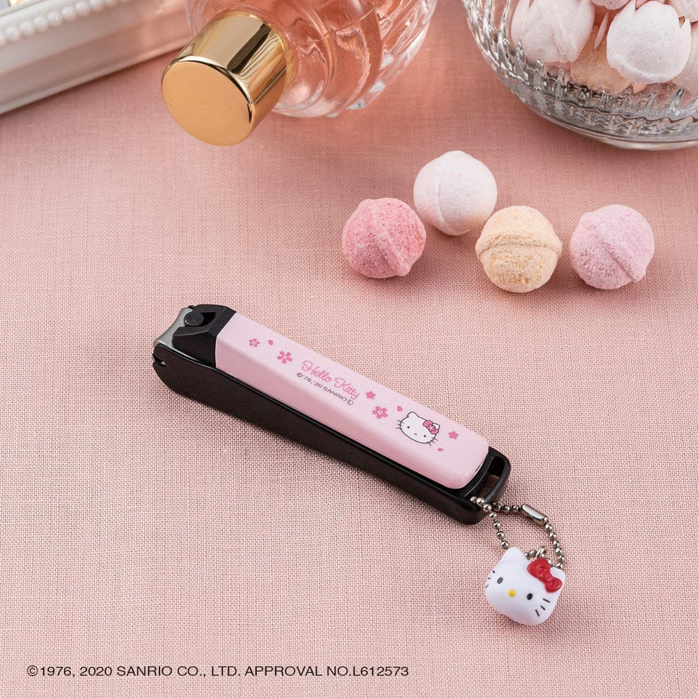 Mukaiami Hello Kitty Pink S with Sakura pattern handle for stylish daily grooming.